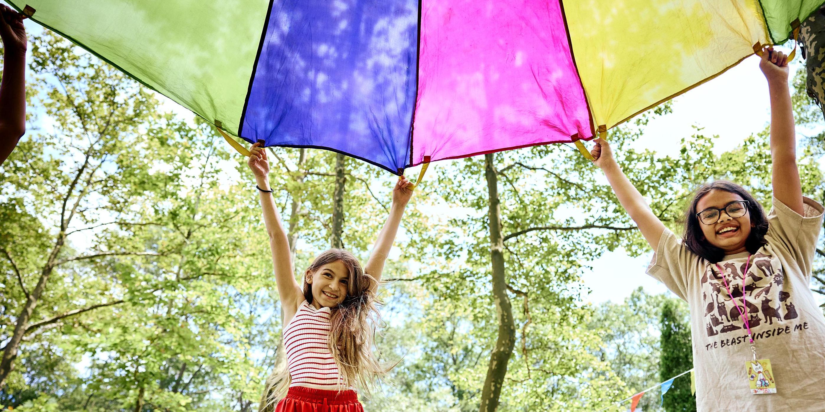 Girls with parachute 