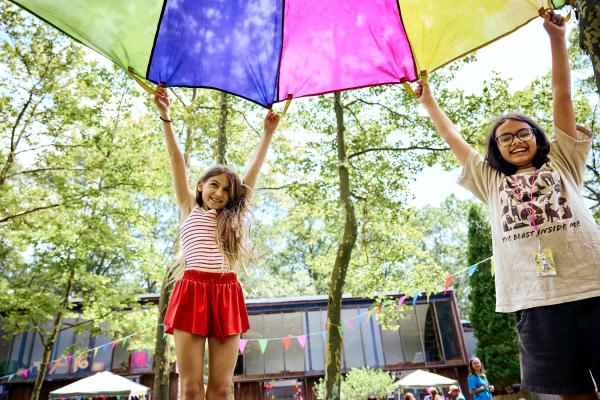 Girls with parachute 